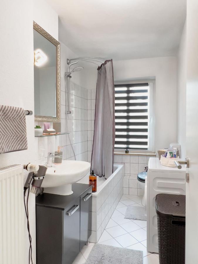 Schoene Helle & Gemuetliche Wohnung In Altstadtnaehe Эрфурт Номер фото
